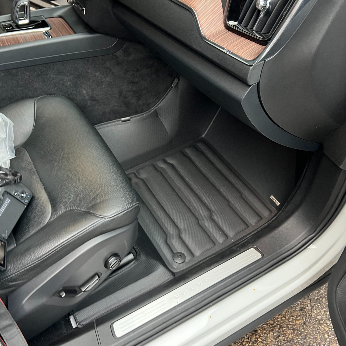 Volvo XC60 Recharge Floor Mats 2018-2026 | Covers Row 1 & 2